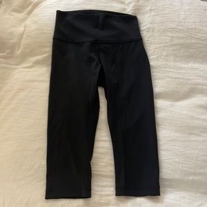 NWOT Lululemon cropped leggings